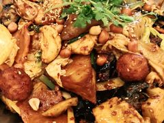 -愉肴麻辣香锅(中山路店)