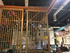 大堂-贵府酸汤牛肉火锅·贵州老字号(飞山街店)