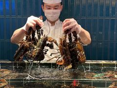 -雍容荟帝王蟹活龙虾展台自助(IFS黑金店)