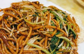 Beef Stir-Fried Noodles with Egg