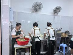-依云煎包店