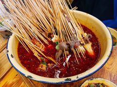 -拈签一笑黄牛肉辣卤串串