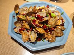 辣炒蚬子-街角等你.大连海鲜烧烤.经典铁板海鲜串(西安路店)