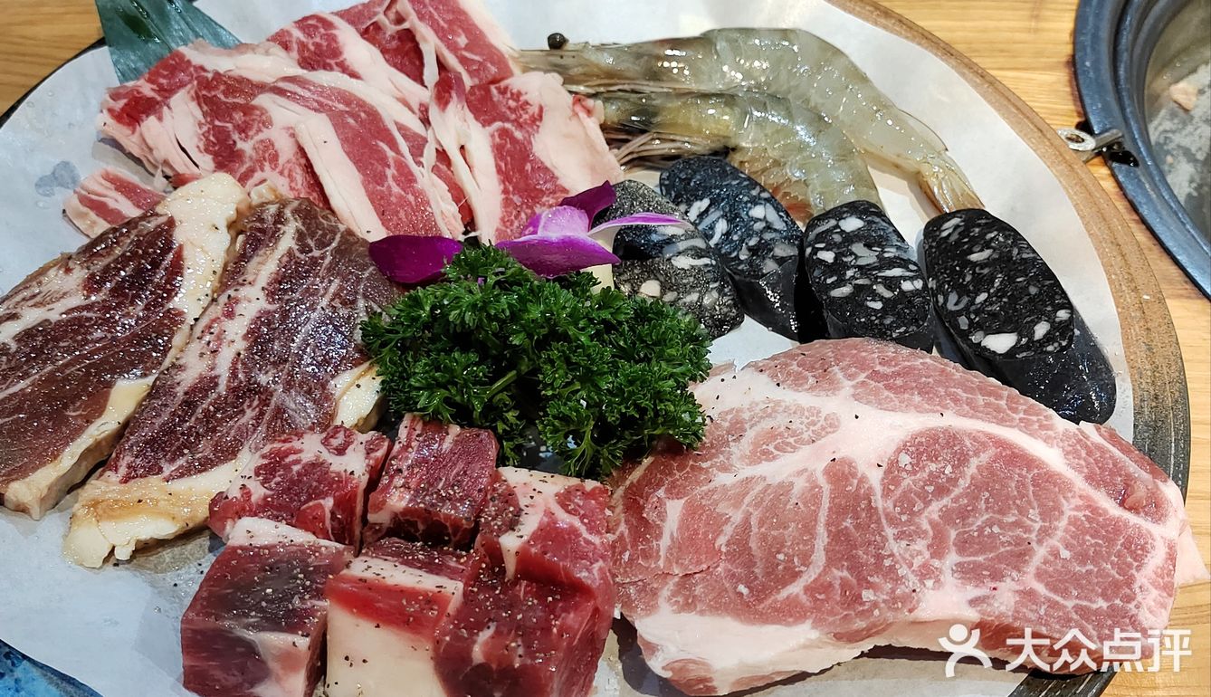 从韩剧里走出来的烤肉店，一口一口炫到饱[调皮]