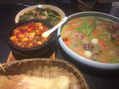 -万重锦·人文川菜馆(骡马市店)