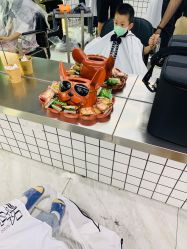 -宫铭烫发染发接发店