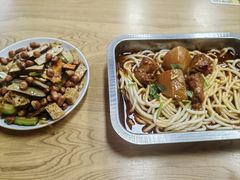 -许西美食一条街