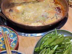 -洱火云南酸菜牛肉火锅(石景山当代商城店)