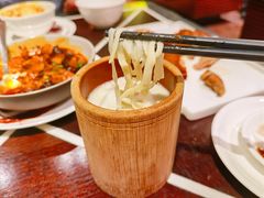 黄鱼煨面-杭州西子湖四季酒店·金沙厅