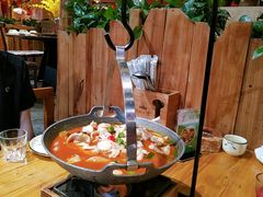 思茅酸汤鱼片-老滇山寨•云南特色菜•地方菜•民族风情歌舞表演(金碧店)