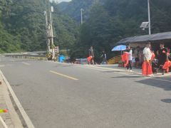 -安吉龙王山峡谷漂流