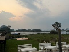 -夏屿湖畔.落日湖景餐厅(普者黑景区店)