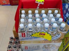 -全家便利店(江湾镇站店)