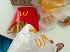 -麦当劳(上海虹桥站30B检票口楼上)