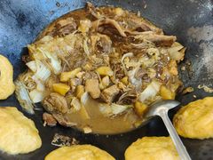 -粘豆包柴火铁锅炖