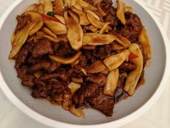 菌菇炒牛肉-江南村酒家