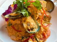 -Chom Cafe and Restaurant