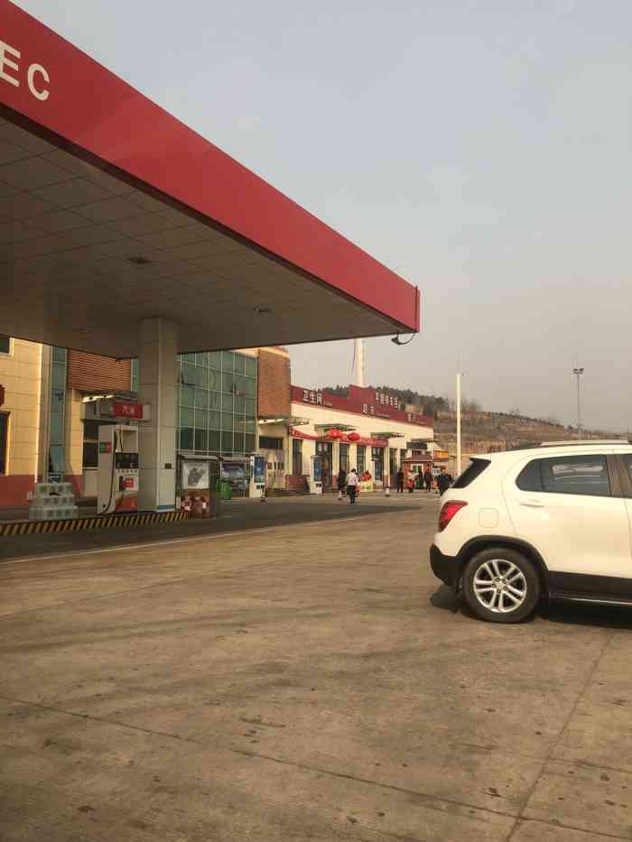 济广高速上的服务区,从济南开出来还有一个长清服务区,但去年的不友好