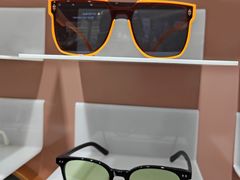 -GOOMI久米眼镜·蔡司·依视路·明月官方授权店(龙德紫金店)