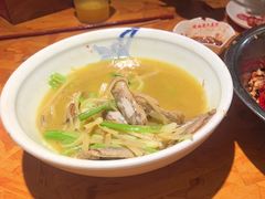 -琥珀老六龙虾(四里河店)