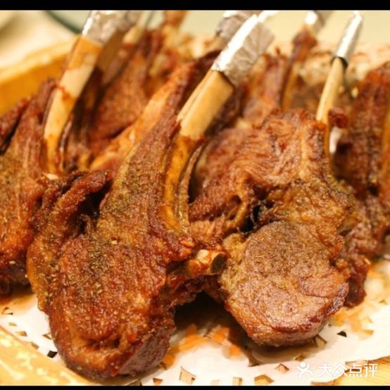 张老二特色烧烤美食城