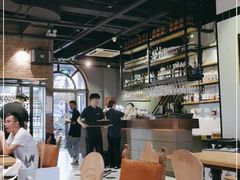 大堂-LENBACH兰巴赫西餐啤酒坊(大连东港店)