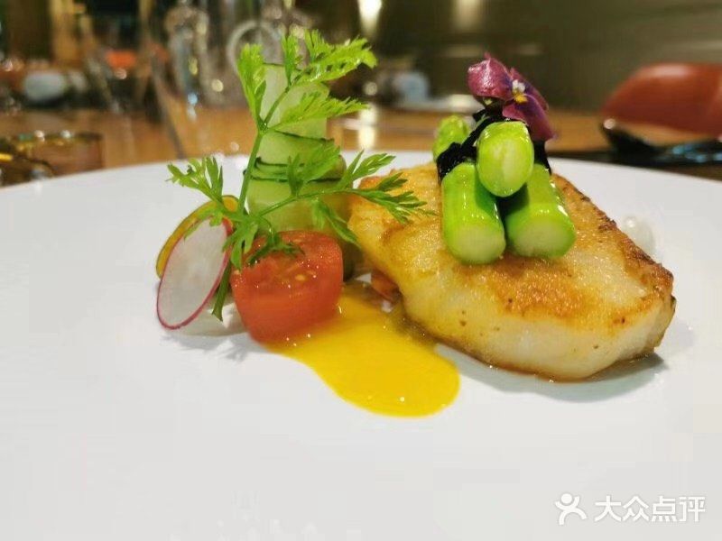 永年西餐厅L'etoile扒深海银鱼配香柠汁图片