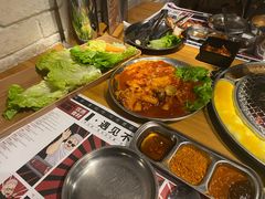 -青瓦炭韩潮烤肉(花园道店)