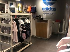 -adidas(印象城购物中心店)