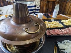 -果松木炭酸菜铜火锅·外婆参鸡汤