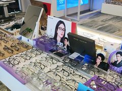 -三目眼镜·蔡司视觉合作店(青浦宝龙店)