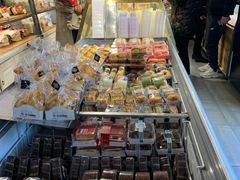 面包甜点陈列柜-吉美诺烘焙(公园北路店)