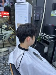 -藤野造型专业烫染接发