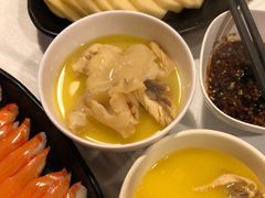 -鲜入围煮花胶鸡海鲜火锅