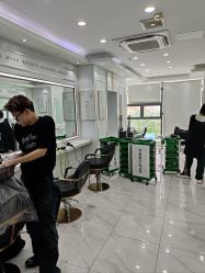 -镁连社·美联社