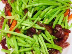 藜蒿炒腊味-宏记广东客家菜(丰汇店)