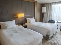 -上海滴水湖皇冠假日酒店