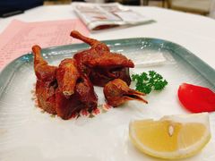 润烧玻璃乳鸽-御彩酒家(东风东路店)