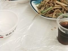 -霄汉牛三鲜湖北砂锅菜(万松园2店)