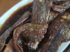 红烧带鱼-三居鲁味坊黄焖鸡(山大路店)