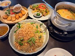 -大头虾越式风味餐厅(光明广场店)