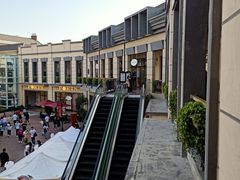 -王府井奥莱临潼小镇(临潼店)