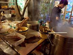 -拈签一笑黄牛肉辣卤串串