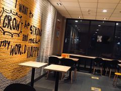 等位区-麦当劳(时间广场店)