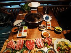 -明洞阿姨·韩式酱蟹烤肉·创意料理(三元桥店)