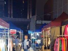-吴山路夜市