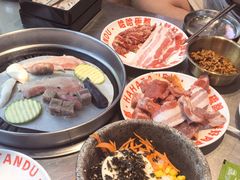 -哈哈碳都·牛肋条无限自助烤肉(台江万达店)