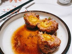 鸭蛋黄狮子头-梅飞酒家(名辉豪庭店)