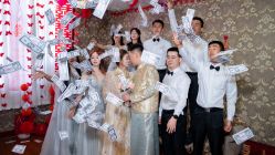 点击看大图 -爱伊人婚纱礼服美妆馆