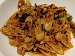 -阿瓦山寨·湘菜现炒·剁椒鱼头王(咸阳总店)